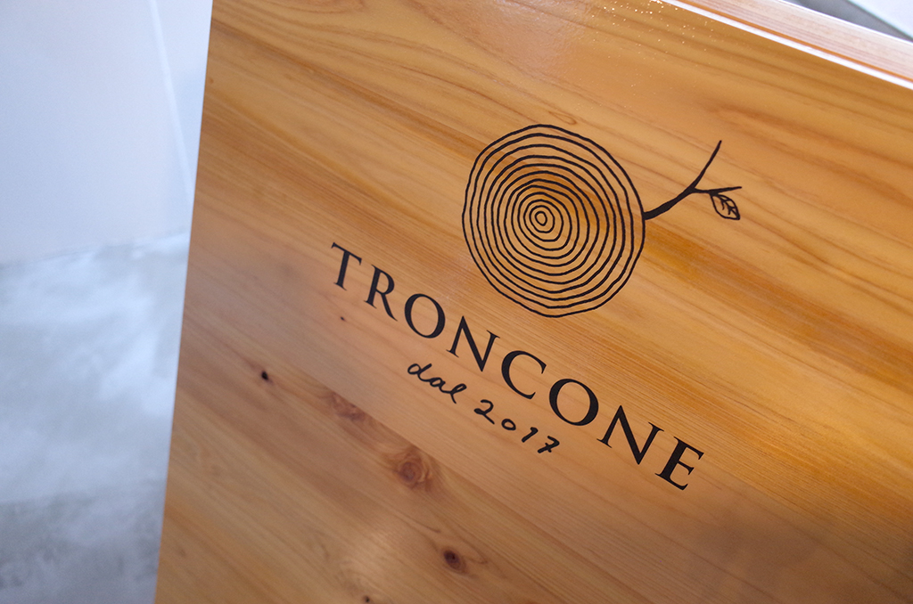新所沢のイタリアンのtronconeのオーダーのA型看板の画像