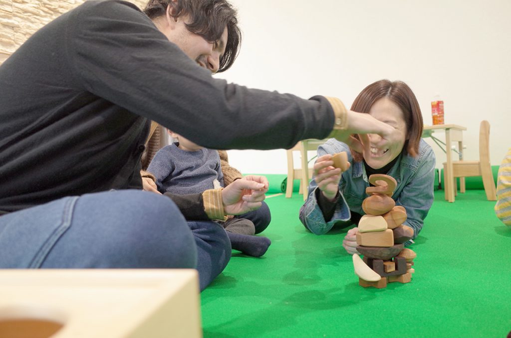 所沢市の家具工房のokaikosanのオーダー家具の保育園の木のワークショップの画像