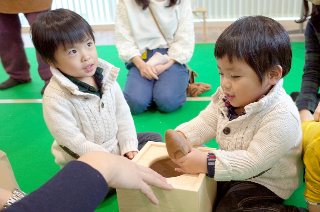 所沢市の家具工房のokaikosanのオーダー家具の保育園の木のおもちゃのワークショップの画像